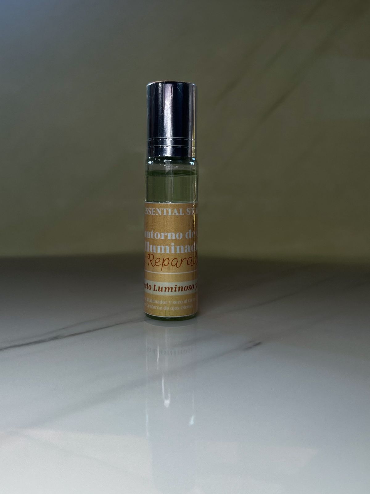 Contorno de Ojos en Serum – Antiedad, Antiojeras y Descongestionante Natural | Essential Stuff